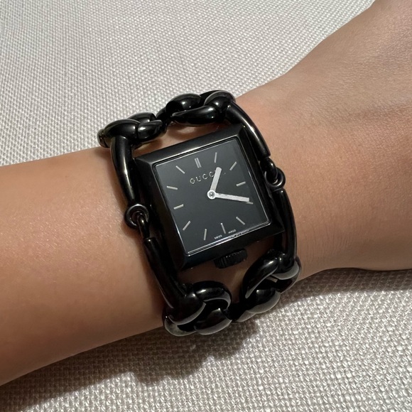 GUCCI SIGNORIA 25MM QUARTZ BLACK STAINLESS STEEL WATCH - Picture 7 of 9